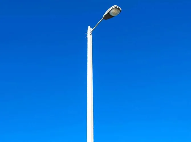 عمود المرور بذراع واحد